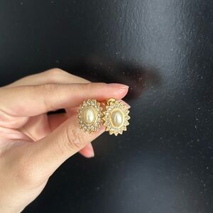 Rhinestone & faux pearl clip on earrings